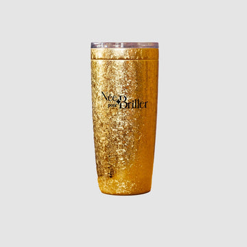 Gros plan du verre isotherme avec couvercle à pression et impression 'Née pour briller', création exclusive LA Kréative