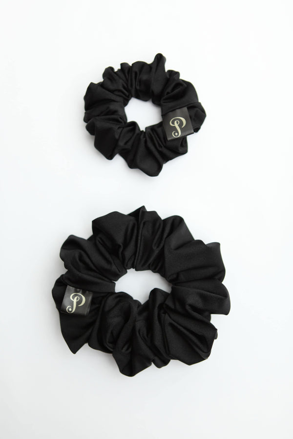 Chouchou noir sophistiqué, disponible en 2 tailles, petite en haut et la taille grande en dessous, un accessoire essentiel pour toutes les occasions.