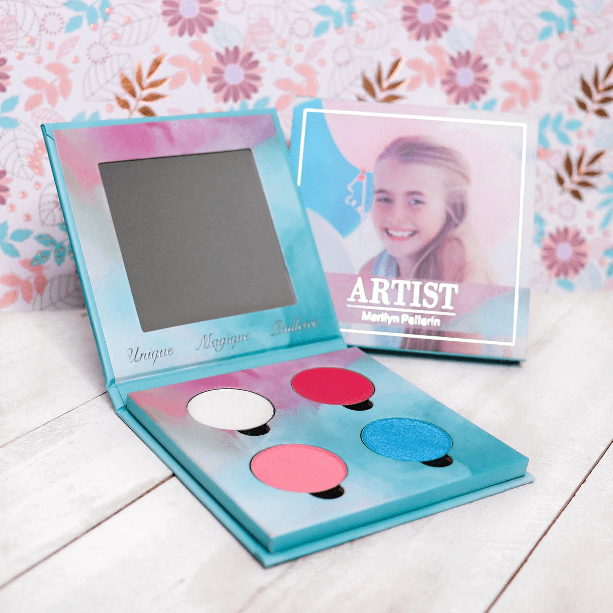 Mini palette pour enfants de maquillage pailletée avec 3 fards à paupières et 1 rouge à lèvres